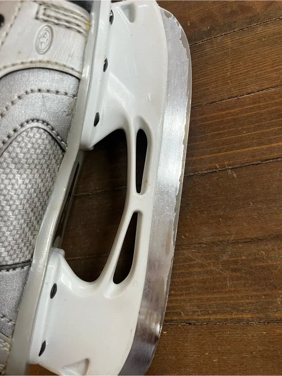 Easton SYNERGY ULTRA Youth Hockey Skate Youth 11.0